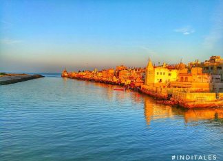 गुजरात में श्री कृष्ण की स्वर्णिम द्वारका नगरी के १५ अद्भुत पर्यटक स्थल द्वारका में गोमती संगम