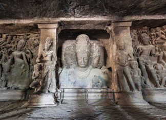 एलिफेंटा गुफाएं – शिव के अवतार – एक विश्व धरोहर एलिफेंटा गुफाएं - त्रिमूर्ति