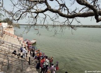 बिठूर – गंगा किनारे ब्रह्मा एवं वाल्मीकि की भूमि बिठूर के गंगा घाट