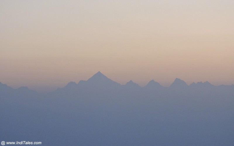 हिमालय पर्वत की नन्दा देवी श्रंखला 