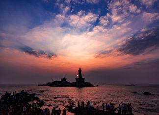 कन्याकुमारी के सर्वोत्तम दर्शनीय स्थल कन्याकुमारी का सूर्योदय एवं सूर्यास्त