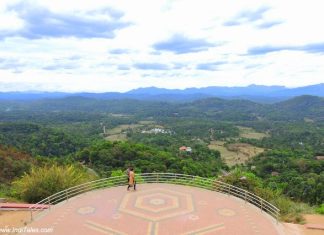 पश्चिमी घाटों में बसे कूर्ग के दर्शनीय स्थल रजा की गद्दी - कूर्ग के मडिकेरी नगर में