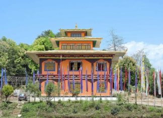 सिक्किम का रिंचेनपाँग – विषैला सरोवर, ऑर्किड एवं कंचनजंगा रिनचेंपांग के बौद्ध मठ