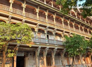 अहमदाबाद धरोहर यात्रा – प्राचीन नगर से एक परिचय अहमदाबाद का कालूराम स्वामीनारायण मंदिर