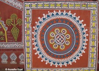 पुरखौती मुक्तांगन – पूर्वजों को समर्पित भावपूर्ण श्रद्धांजलि, नया रायपुर पुरखौती मुक्तांगन की दीवारों पे चित्रकारी