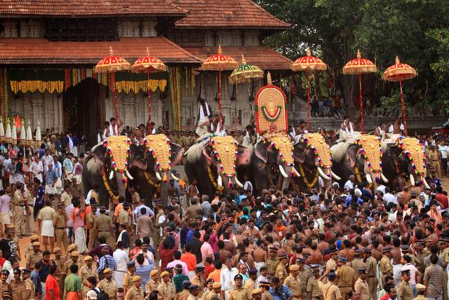 श्री वडक्कन्नाथन मंदिर में त्रिचूर पूरम उत्सव 