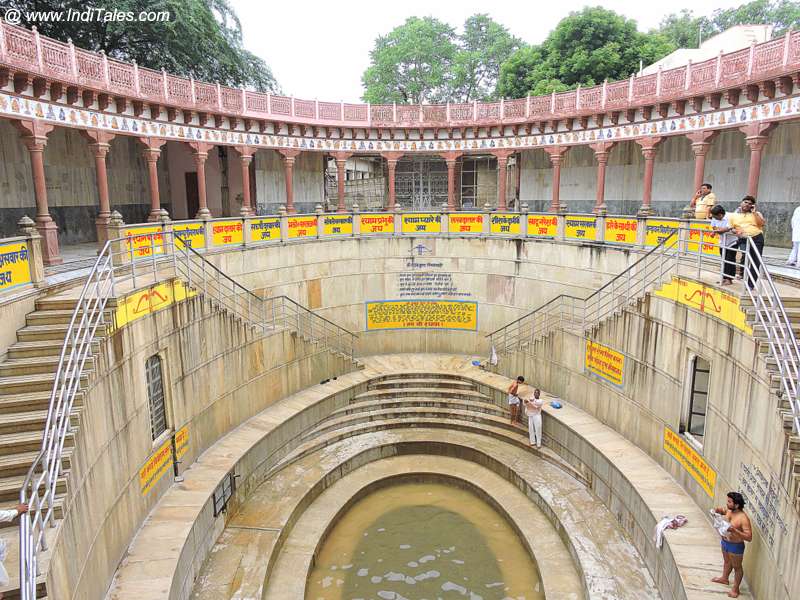 खाटू श्याम पराजितों के आश्रयदाता देव खाटू का श्याम कुंड