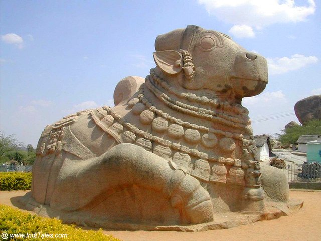 Giant Nandi stone statue