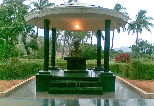 Bharat Ratna Visvesvaraya memorial in Muddenahalli