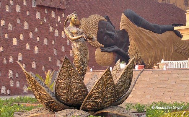 Sculptures at Kingdom of Dreams, Gurugram