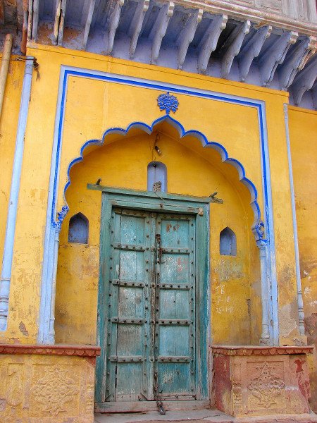 An old Haveli door in the town