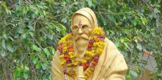 Vinoba Bhave's Statue at Pochampally