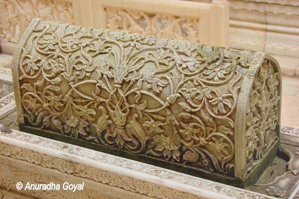 A tomb at Paigah Tombs