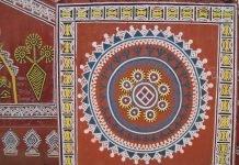 Tribal motifs on the walls of Purkhauti Muktangan