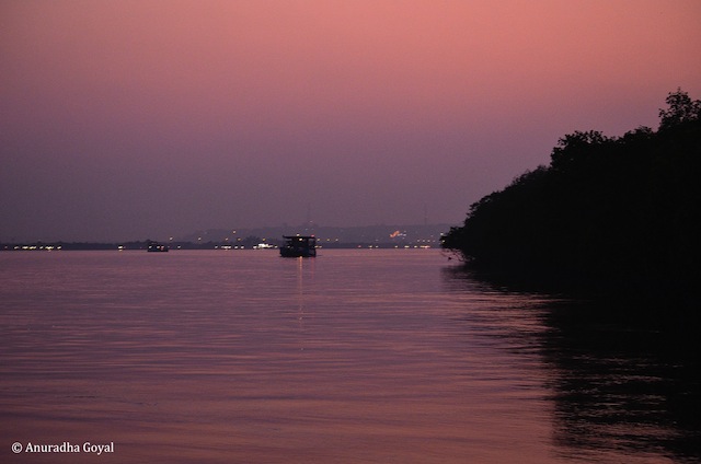 Mandovi by the dusk