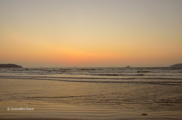 Caranzalem Beach just past sunset