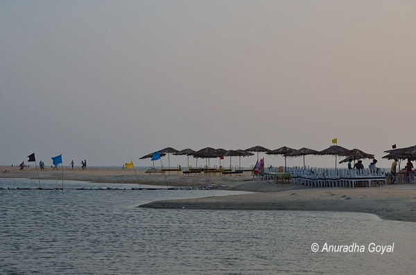 Shade at the shacks of Colva beach