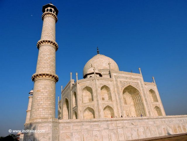 How the Minar's frame the Taj