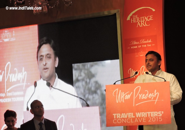 UP CM Akhilesh Yadav addressing the Travel Writers