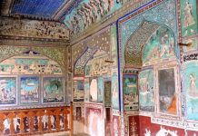 Chitrashala paintings all over the walls at Ummed Palace, Bundi