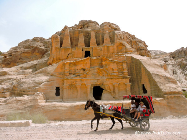 Tonga or Horse Cart carrying the tourists to Petra treasury