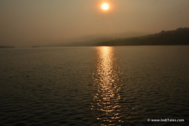 Sunrise over Mandovi River, en route to Divar Island, Places to visit in Goa