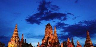 Ayutthaya Wat Chaiwatthanaram at Night