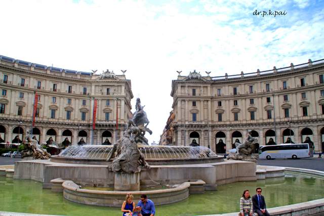 Fountain of the Piazza Della Republica