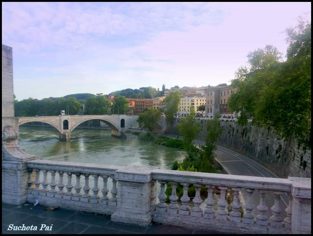 Walls along the River Tiber - Roman Holiday sightseeing