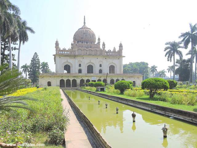 Another view of Tomb of Shuja-ud-Daula at Faizabad