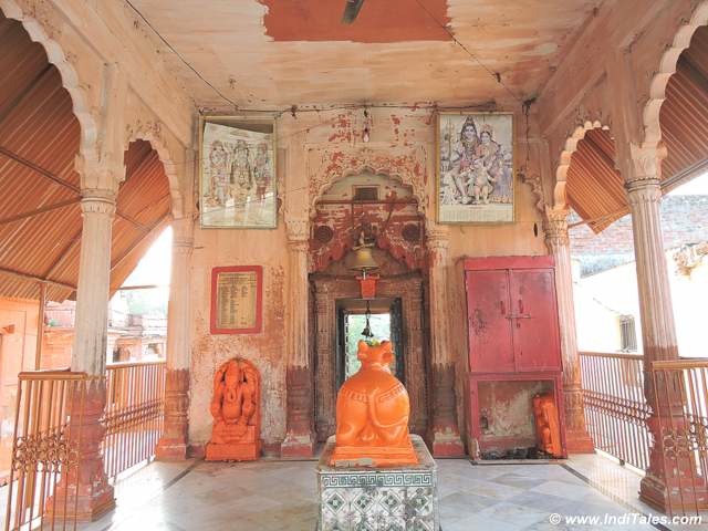 Mahadev temple at Kapildhara