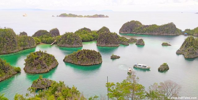 Islands of the star lagoon - Raja Ampat