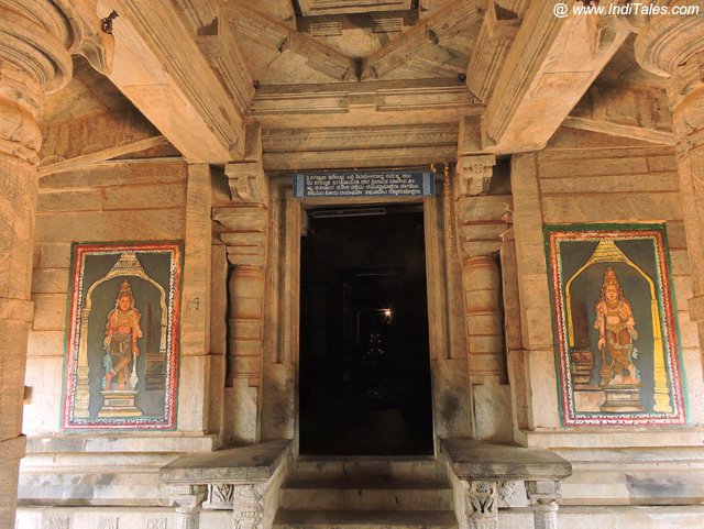 Painted Dwarpalas at Thousand Pillar Temple - Moodbidri