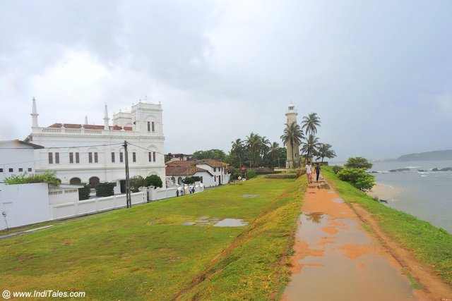 Walking on the wall of Galle Fort