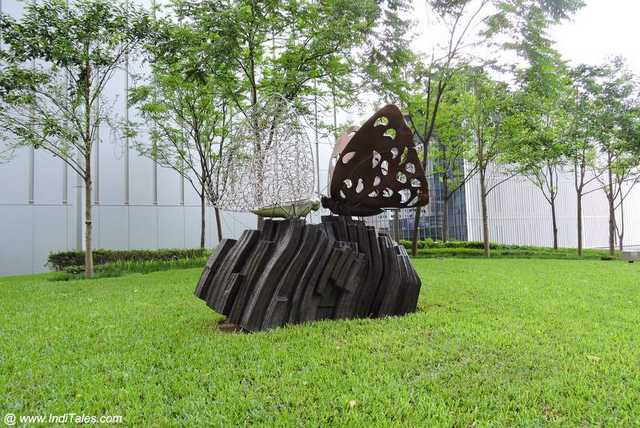 The Scent of Spring, a sculpture depicting butterflies