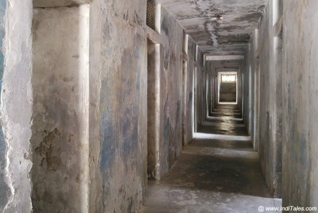 Chaurasi Kutiya - Corridor with meditation huts on either side