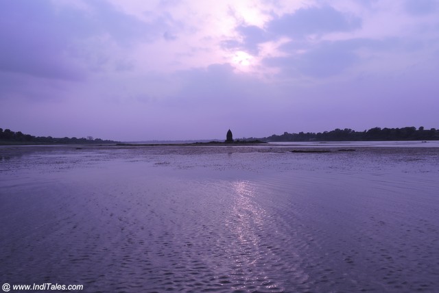 Baneshwar Temple in Narmada at Sunset