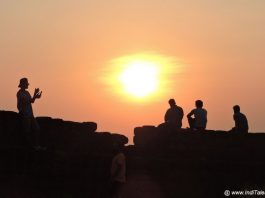 Sunset view enthusiasts waiting atop Chapora Fort Walls