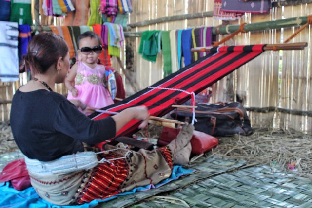 Traditional weaving demonstration at Basar Confluence