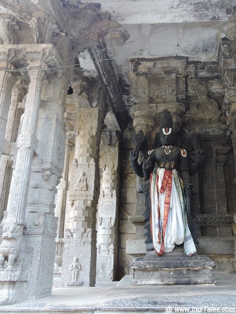 Vishnu Murti - Varadaraja Perumal Temple Complex