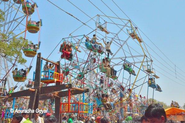 Giant wheels entertainment at the Haat in Ranapur