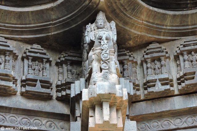 Vishnu with Lakshmi on a pillar in Swarga Mandap - Kopeshwar Khidrapur