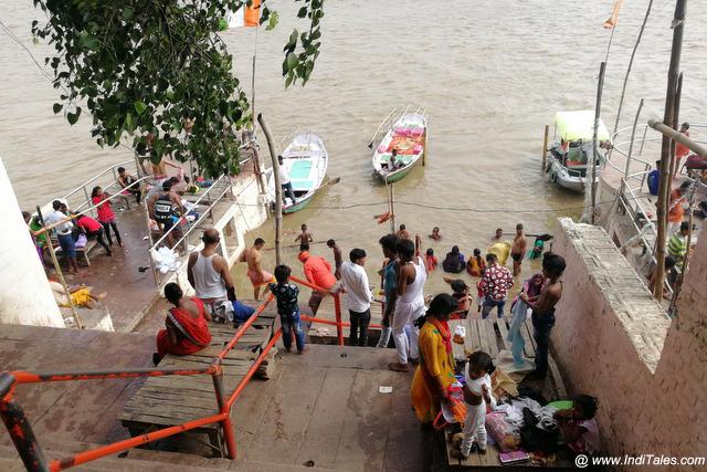 विंध्यवासिनी मंदिर के पास गंगा घाट 