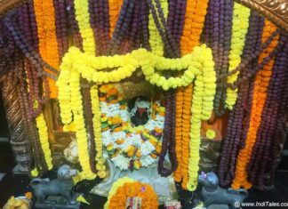 Unmat Bhairava next to Batuk Bhairava