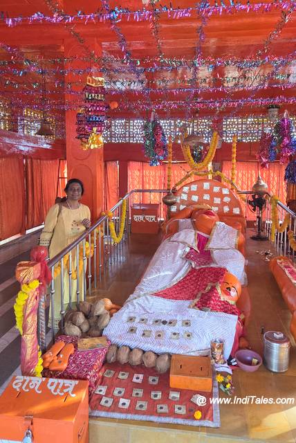 Lete Hanuman ji Mandir Omkareswar